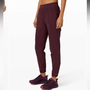 Lululemon adapted state joggers cassis size 2
